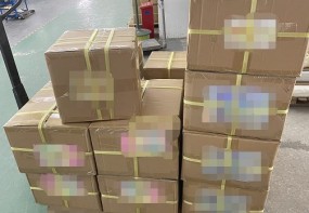 60,000pcs Cosmetics Use Flexible Packaging Bags Shipment to South Africa