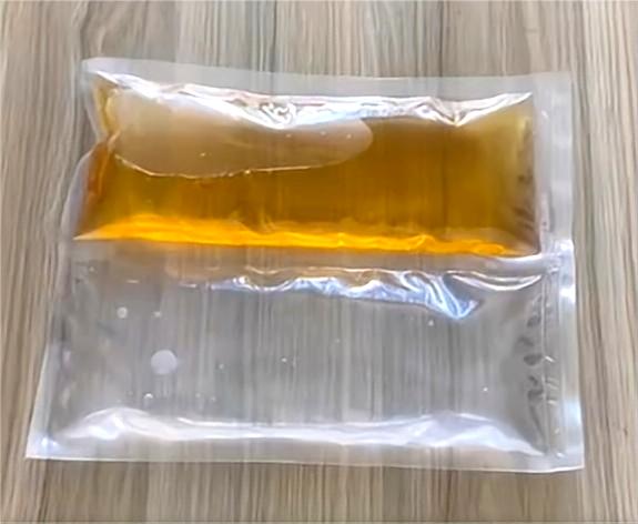 Can you provide dual compartment pouches to keep the contents separate in one pouch
